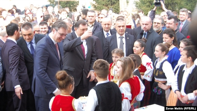 Vučić i Dodik na otvaranju škole 30. januara 2016.