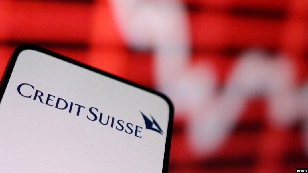 Credit Suisse, una dintre cele mai importante bănci europene, a fost salvată de intervenția băncii centrale elvețiene de la faliment. 