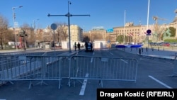 Na prostoru gde su stajali šatori vlasti su najavile postavljanje Božićnog sela. Saobraćaj bi, prema najavama, trebalo da bude normalizovan 2. ili 3. januara.