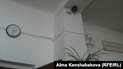 Камера видеонаблюдения в школе №37 города Алматы.