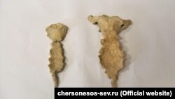 Останки двох чоловіків, знайдені під час розкопок склепу на території музею-заповідника «Херсонес Таврійський»