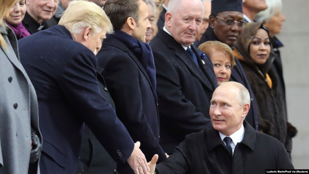 АКШнын президенти Дональд Трамп, Орусиянын президенти Владимир Путин жана башка дүйнө лидерлери Парижде Биринчи Дүйнөлүк согуштун аякташынын 100 жылдык мааракесинде. 11-ноябрь, 2018-жыл. 