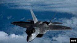 Aeroplani luftarak amerikan i tipit F-22 Raptor