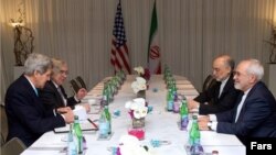 Eýranyň daşary işler ministri M.J.Zarif, Atom agentliginiň başlygy A.Salehi ABŞ-nyň döwlet sekretary J.Kerri we energiýa boýunça sekretary E.Moniz bilen duşuşyk geçirýärler. 