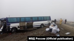Автобус, перевозивший 50 граждан Узбекистана.