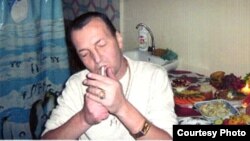 Криминальный авторитет Азиз Батукаев в тюрьме в Нарыне. 