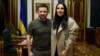 Jamala gjatë një takimi me presidentin e Ukrainës, Volodymyr Zelensky, në Kiev, më 29 nëntor 2022.