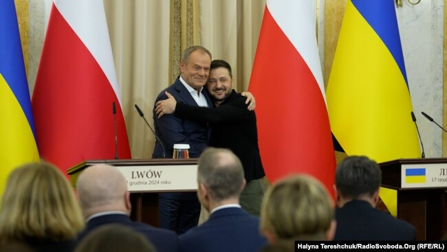 Президент України Володимир Зеленський та премʼєр-міністр Польщі Дональд Туск під час зустрічі у Львові. Львів, 17 грудня 2024