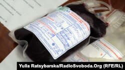 Ukraine -- Hundreds of people came to donate blood for the wounded soldiers in Dnipro, 03Oct2019