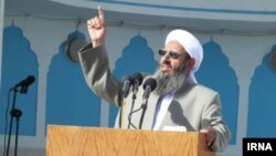 مولانا عبدالحمید یکی از علمای سنی مذهب در ایران و از مخالفین سرکوب اعتراضات مردمی
