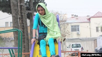 Әдемі эротикалық әңгімелер мен ертегілер Душтағы секс видео