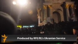 Спецназ разгоняет "Евромайдан" в Киеве, 30 ноября 2013 г.