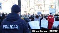 Protesti medicinskih radnika se nastavljaju u Mostaru, 15. januar, 2021. 