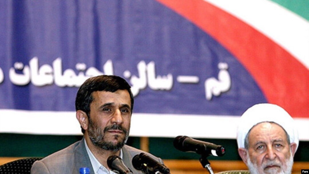 محمود احمدی نژاد در سفر یک روزه خود به قم با مراجع تقلید دیدار نکرد. (عکس: فارس)
