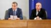 Проф. Коста Костов от Университетската болница “Света Анна” в София е председател на Медицинския съвет. Вдясно е доц. Атанас Мангъров, а вляво доц. Бойко Пенчев