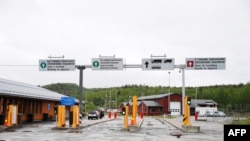 Пограничный пункт Стурскуг в Норвегии на границе с Мурманской областью России.