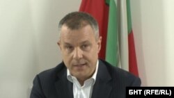 Емил Кошлуков по време на изслушването си в СЕМ