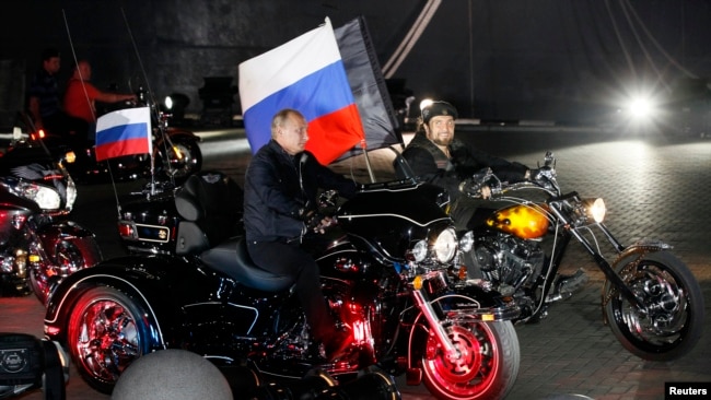 Ruski predsednik Vladimir Putin i Aleksandar Zaldostanov, 29. avgust 2011.