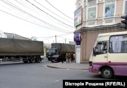 Вулиці Мелітополя щодня патрулюють окупанти, дорогами пересувається військова техніка. Квітень 2022 року