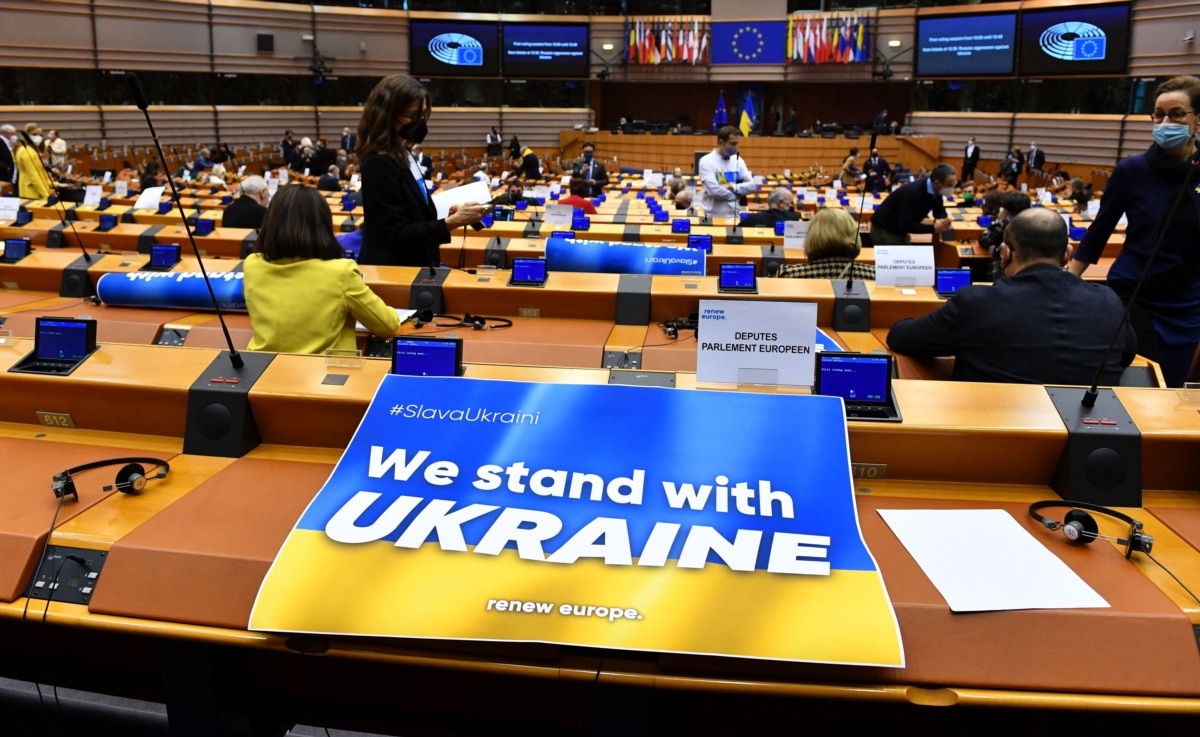 Єврокомісія пропонує подовжити тимчасовий захист українців до березня 2027-го, але може закінчити його раніше