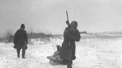 Үлкен қыздардың порносы бар миджеттер Жеке порно: меңі бар үлкен сиськи