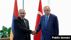 Turkish President Recep Tayyip Erdogan and Armenian Prime Minister Nikoil Pashinian meet at the Turkish House in New York, September 23, 2026.