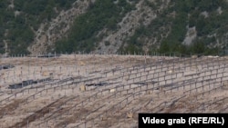 ბოსნია-ჰერცეგოვინის უდიდესი მზის ელექტროსადგურის პროექტი გაჩერებულია მას შემდეგ, რაც ჩინურ კომპანიას იურიდიული პრობლემები შეექმნა.