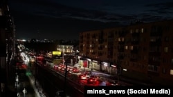 Менск у прыцемках увечары 4 лютага 2026 году. Ілюстрацыйнае фота