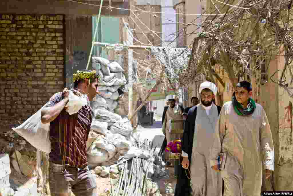 Najaf is undergoing widespread reconstruction in areas damaged by fighting. 