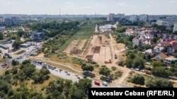 Lucrări la parcarea de captură de la Ciocana, la intersecția străzilor Vadul lui Vodă și Nicolae Milescu Spătaru