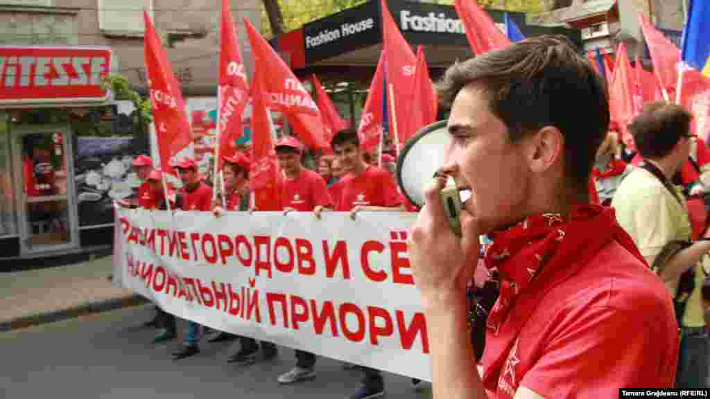 Moldova - 1st May Communists and Socialists on the streets, Chisinau