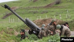 Армянские военнослужащие на линии соприкосновения, 5 апреля 2016 г.