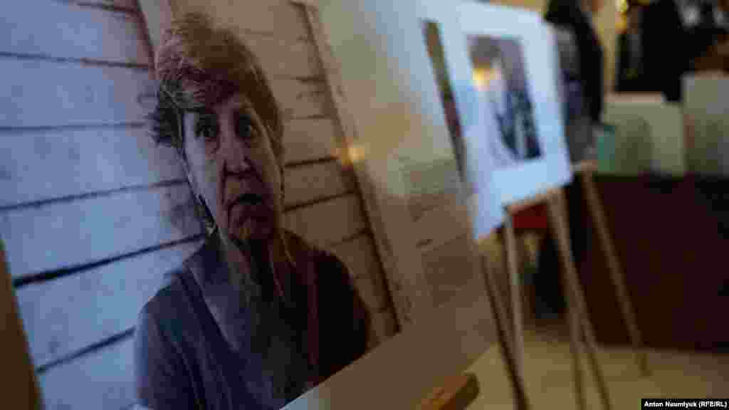 Ankarada Anton Naumlükniñ Qırım aqqında vesiqalı fotoresimler sergisiniñ açıldı