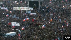 Imagine de la un protest din urmă cu trei săptămâni, la Praga, unde a fost cerută demisia premierului ceh