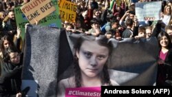 Демонстрация сторонников радикальных мер по борьбе с глобальными изменениями климата. Рим, 2020 год