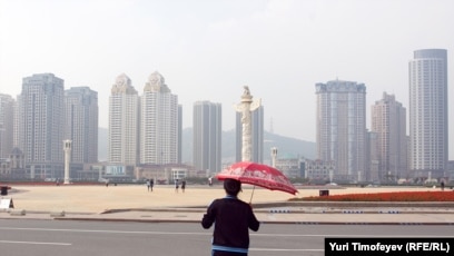 Анна Ковальчуктың секс депозиттері Біреудің аяғымен жұлқынып жатқан суреті