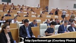მინისტრთა კაბინეტის წევრები პარლამენტში, 19 ივნისი