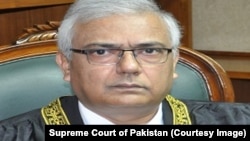 قاضي امین الدین خان د نومبر پر ۱۴مه د وفاقي اییني عدالت د مشر قاضي په توګه لوړه وکړه - پخوانی انځور.