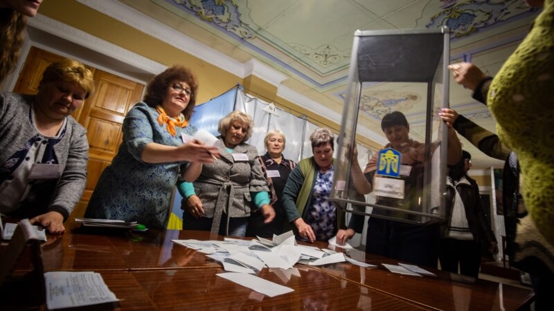 У КВУ розповіли, які порушення зафіксували в регіонах у перші години виборів