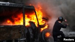 Pamje nga protestat në Kiev të Ukrainës