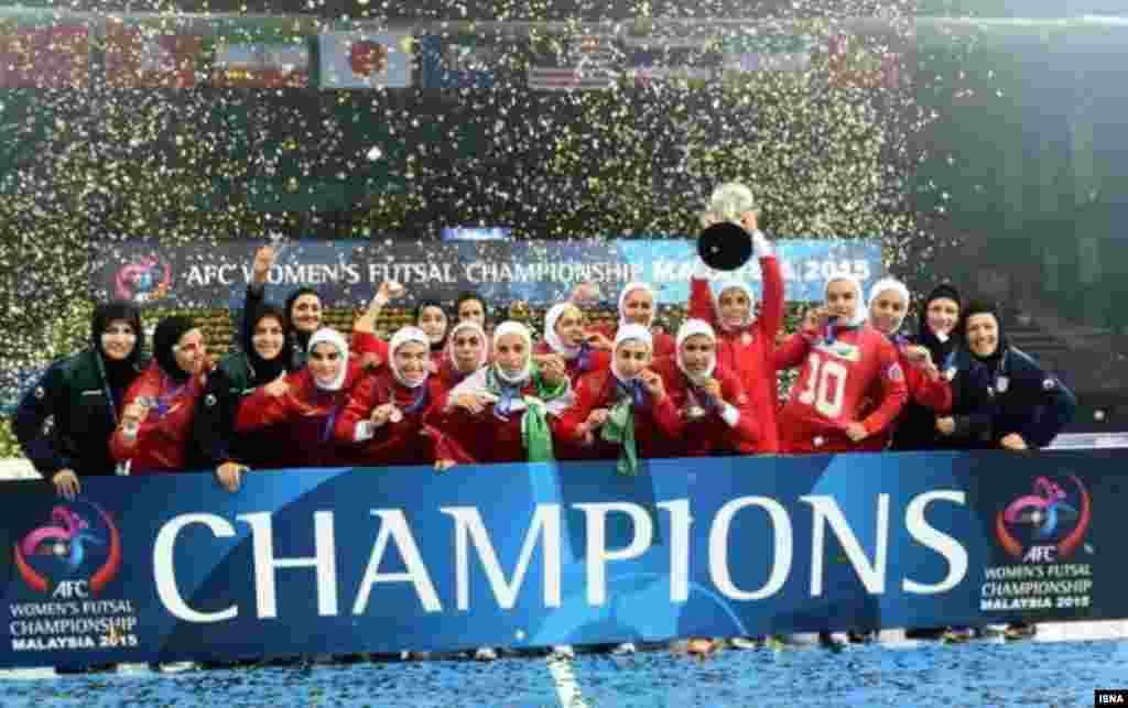 تیم ملی فوتسال زنان ایران با برتری یک بر صفر مقابل ژاپن، جام قهرمانی نخستین دوره مسابقات قهرمانی آسیا را نصیب خود کرد.