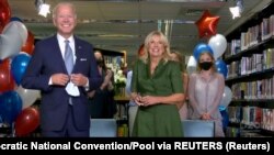 Joe Biden, alături de soția sa, Jill Biden, celebrează nominalizarea sa la Convenția Partidului Democrat, în alegerile prezidențiale din noiembrie