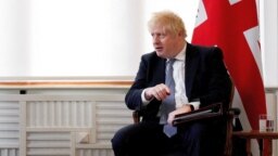 Британският премиер Борис Джонсън се срещна с украинския президент Владимир Зеленски в Мюнхен. 