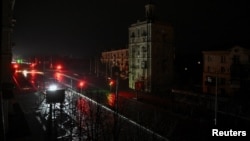 Orașul Zaporojie, în întuneric, după întreruperea furnizării de energie electrică, 7 ianuarie 2026.