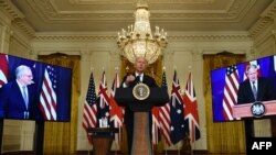 Američki predsjednik Joe Biden na virtuelnoj konferenciji za novinare o nacionalnoj sigurnosti s britanskim premijerom Borisom Johnsonom i australijskim premijerom Scottom Morrisonom u Bijeloj kući u Vašingtonu, 15. septembra 2021. godine.