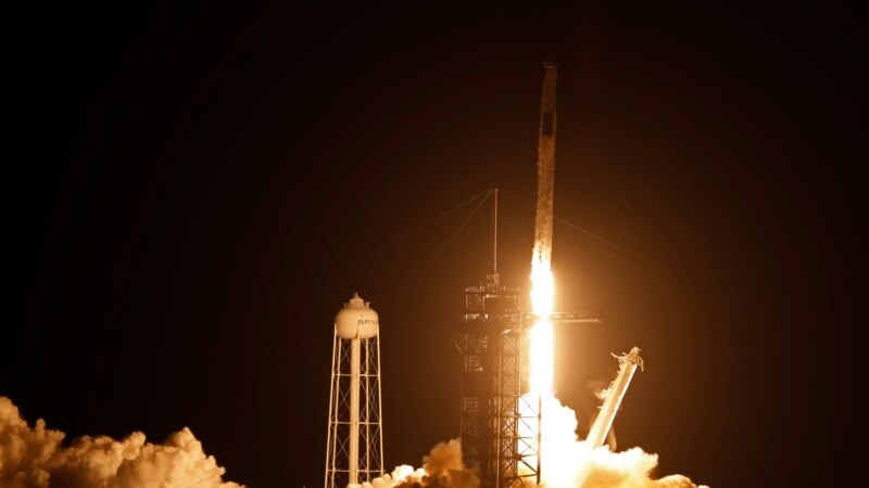 Лансирана ракетата „Space X“ во Меѓународната вселенска станица