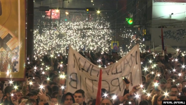 Do incidenta je došlo tokom 15-minutnog odavanja pošte žrtvama novosadske tragedije, 15. mart 2025.