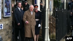 Regele Charles la gara Clitheroe din Lancashire