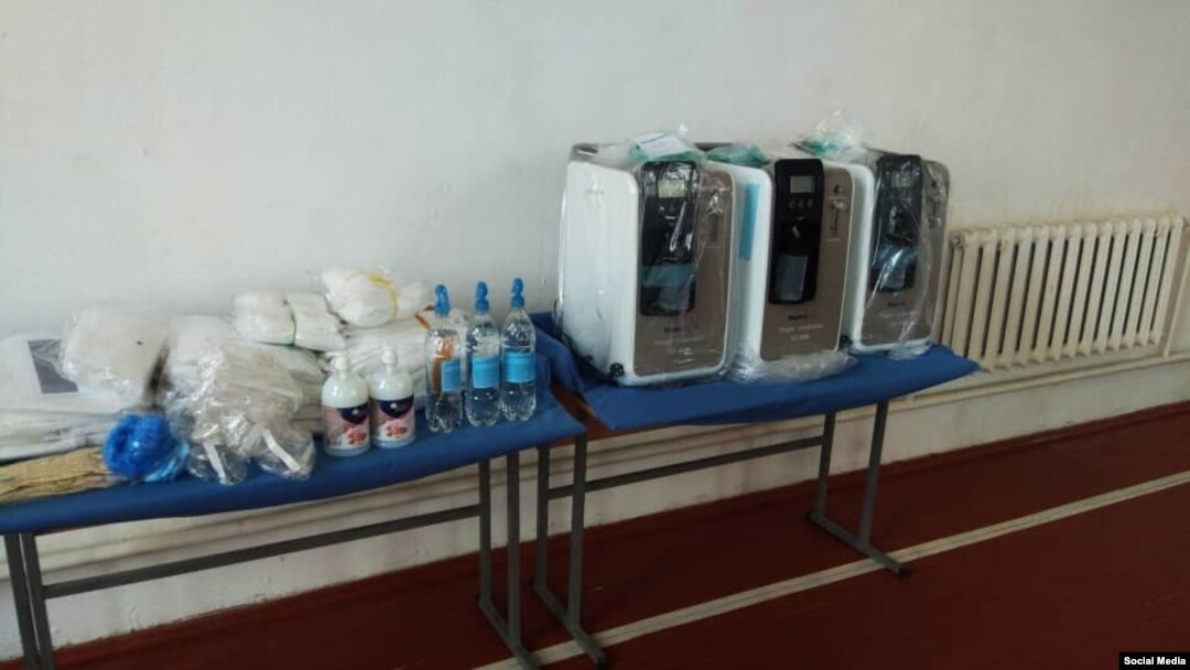 Коронавируска каршы күрөшүүдө зарыл болгон медициналык жабдуулар. Иллюстрациялык сүрөт.
