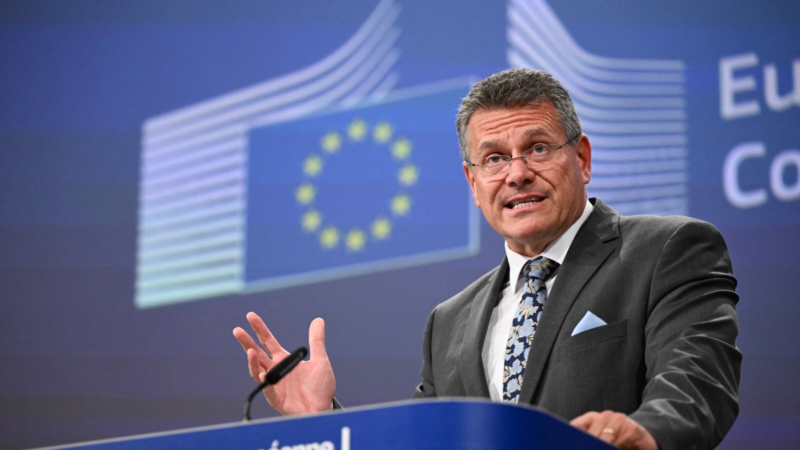 Comisarul european Maros Sefcovic a anunțat posibile măsuri comerciale împotriva produselor americane în cazul unui eșec al negocierilor.